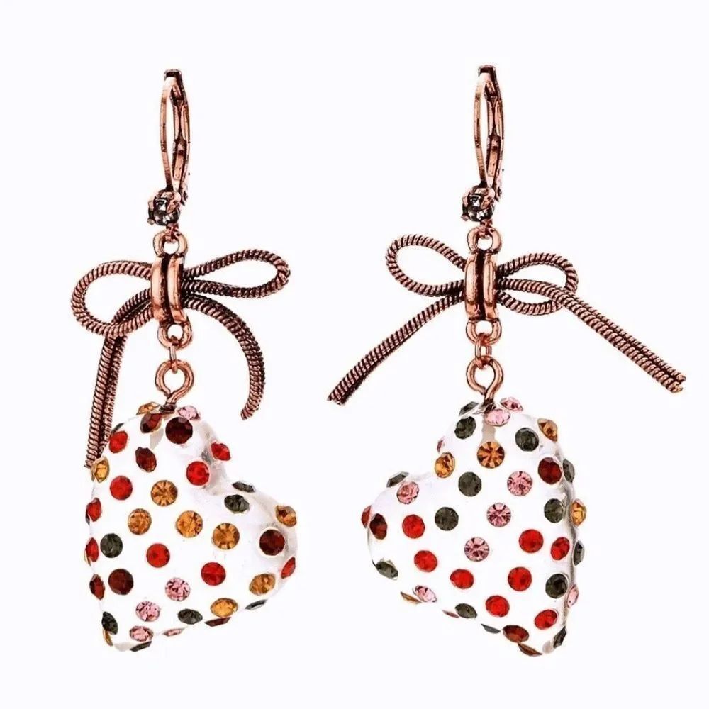 ♥️ Betsey Johnson crystal heart dangle earrings ♥️